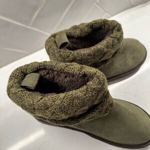 Cozy Olive Green Women's Boots